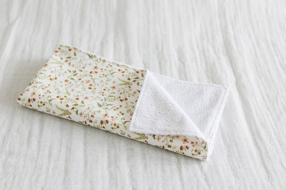 Waterproof changing mat "Little flowers"– 1 pc or 3-Pack