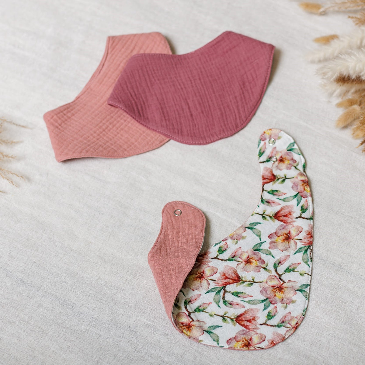 Muslin Baby Bibs "Magnolia Bloom" – 1 pc or 3-Pack